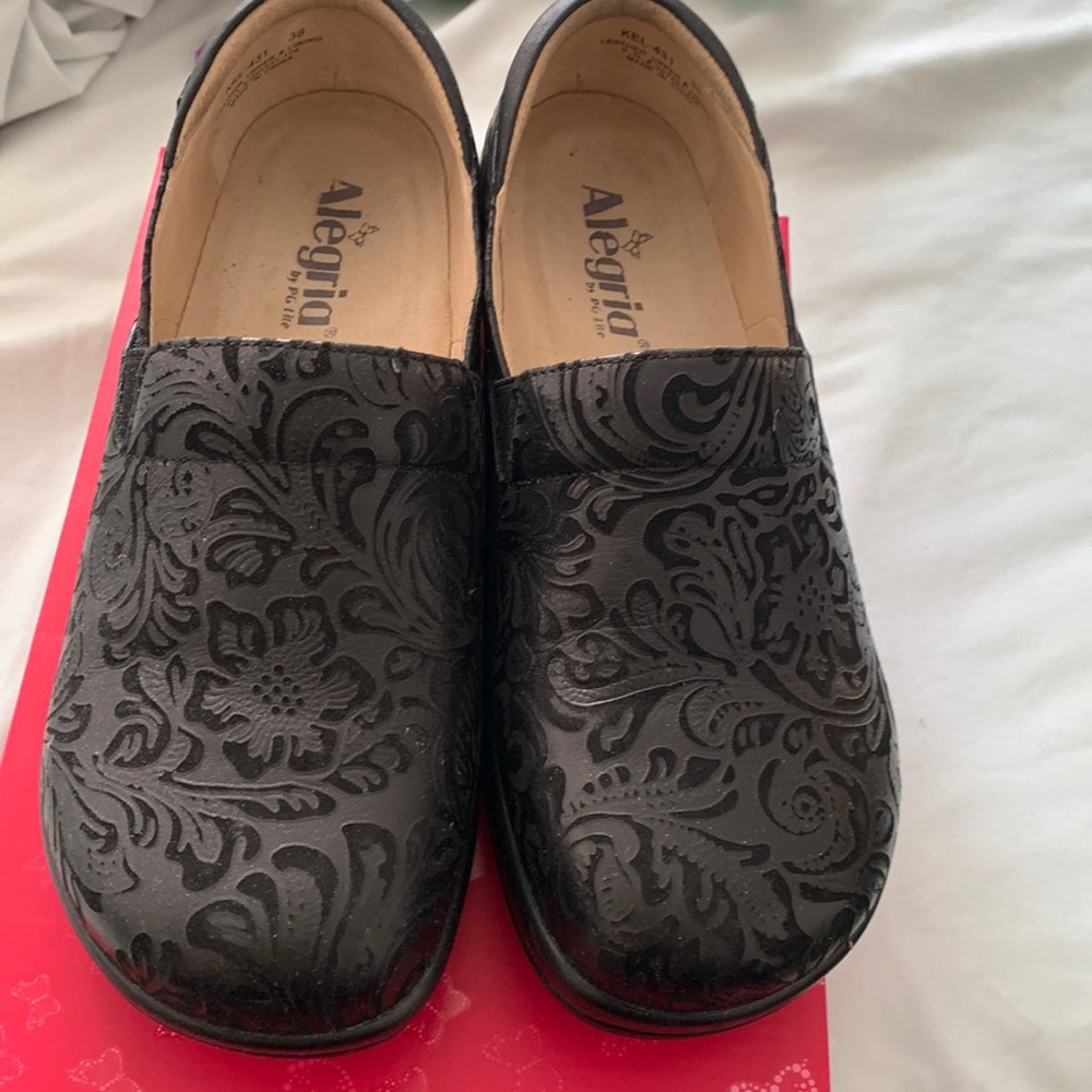 Algeria shoes